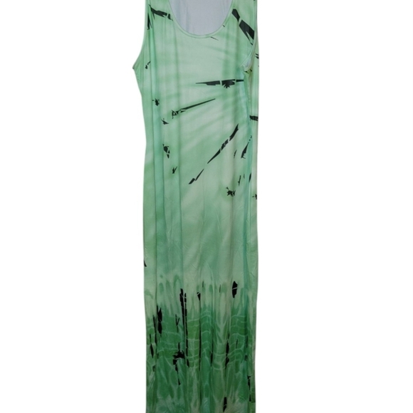 Vibrant Green Tie-Dye Maxi Dresses - Picture 5 of 6